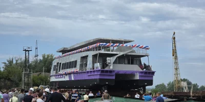 Спуск на воду катамарана «Сириус Бета»