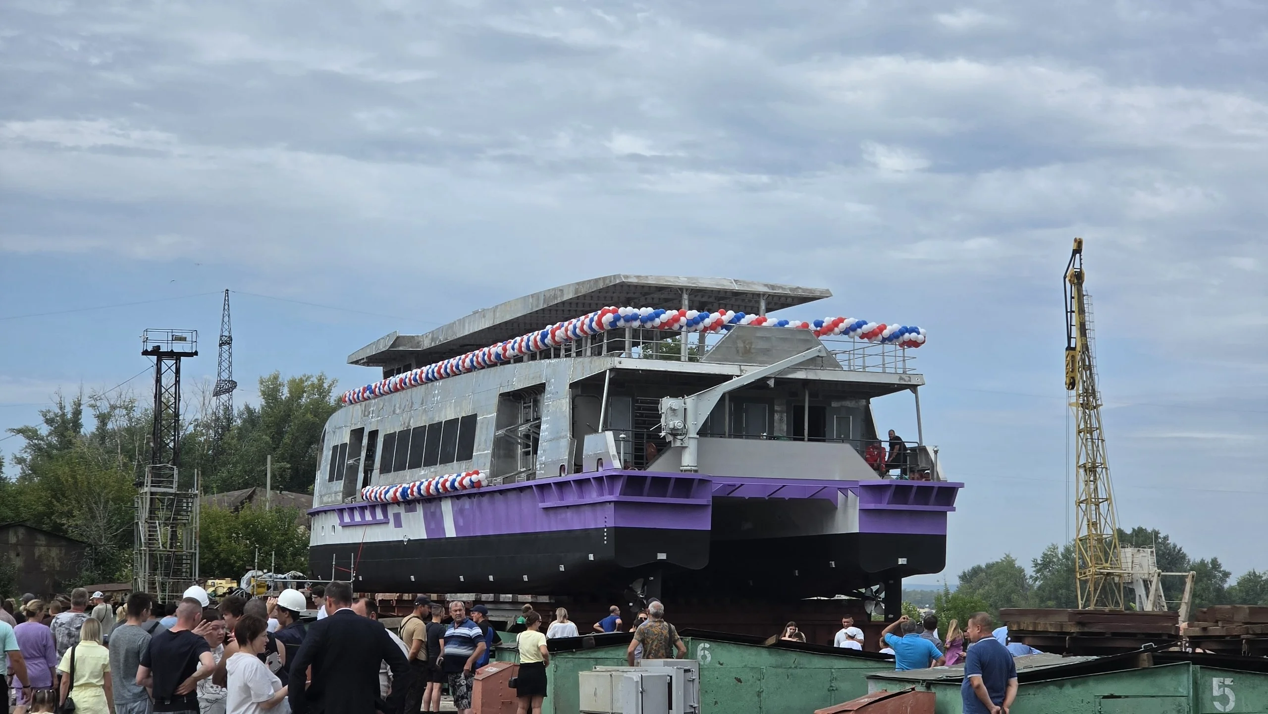 Спуск на воду катамарана «Сириус Бета»